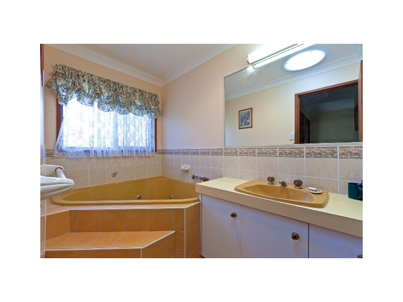 63 Whitehall Avenue, Birkdale QLD 4159