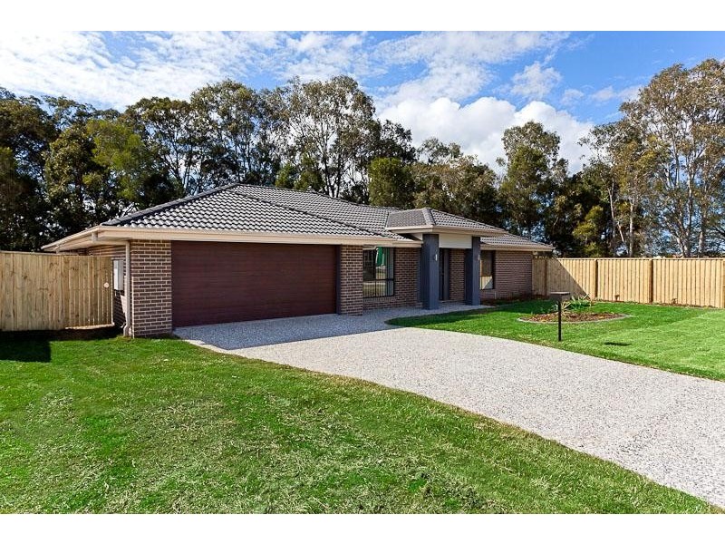 8 Pyrus Place, Redland Bay QLD 4165