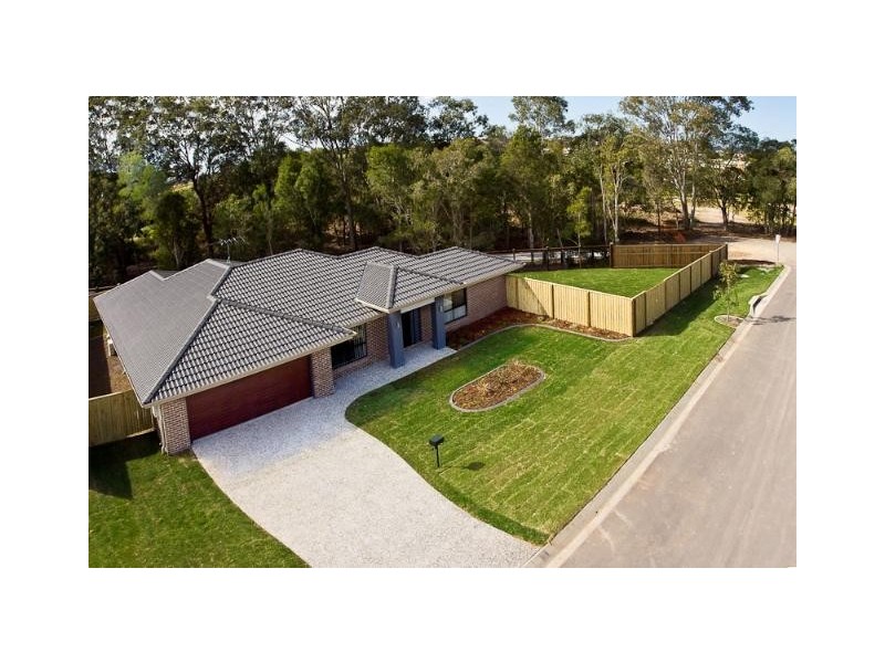 8 Pyrus Place, Redland Bay QLD 4165