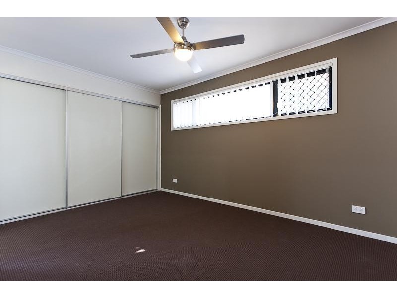 8 Pyrus Place, Redland Bay QLD 4165