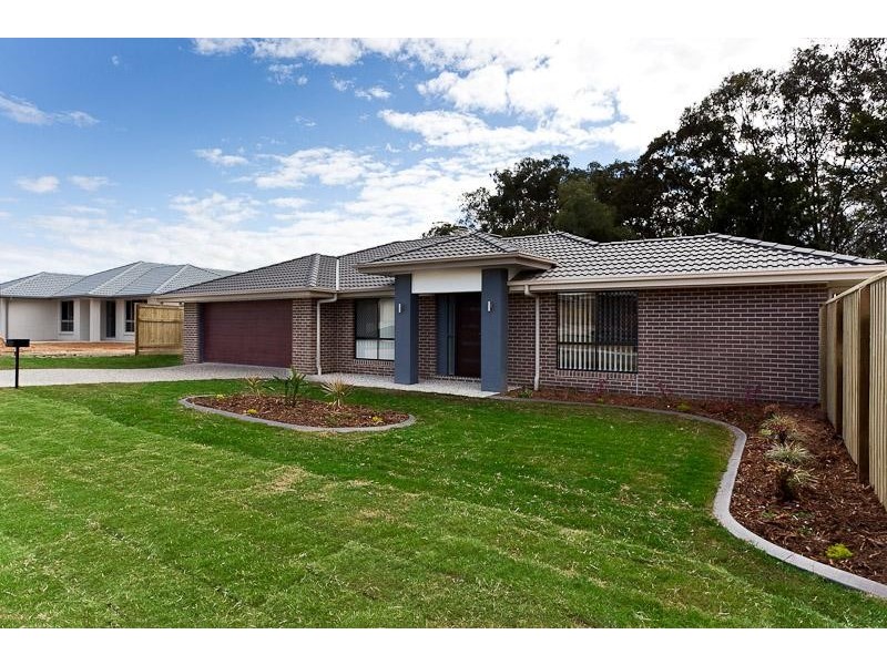 8 Pyrus Place, Redland Bay QLD 4165