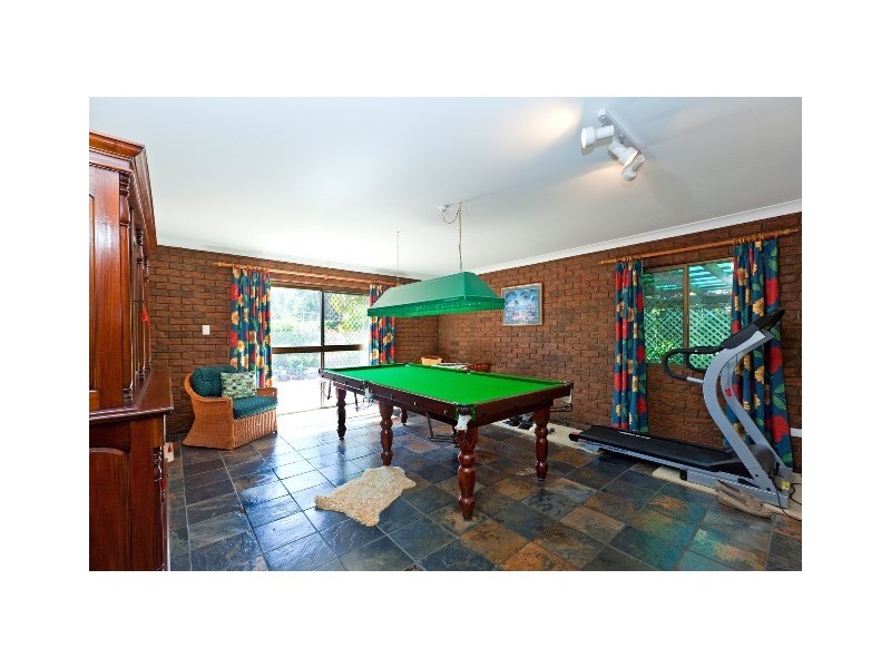 63 Whitehall Avenue, Birkdale QLD 4159