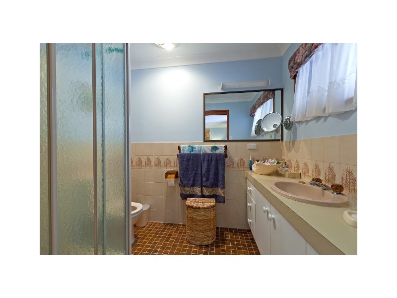 63 Whitehall Avenue, Birkdale QLD 4159