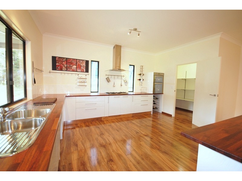 12 Marroo Street, Coochiemudlo Island QLD 4184