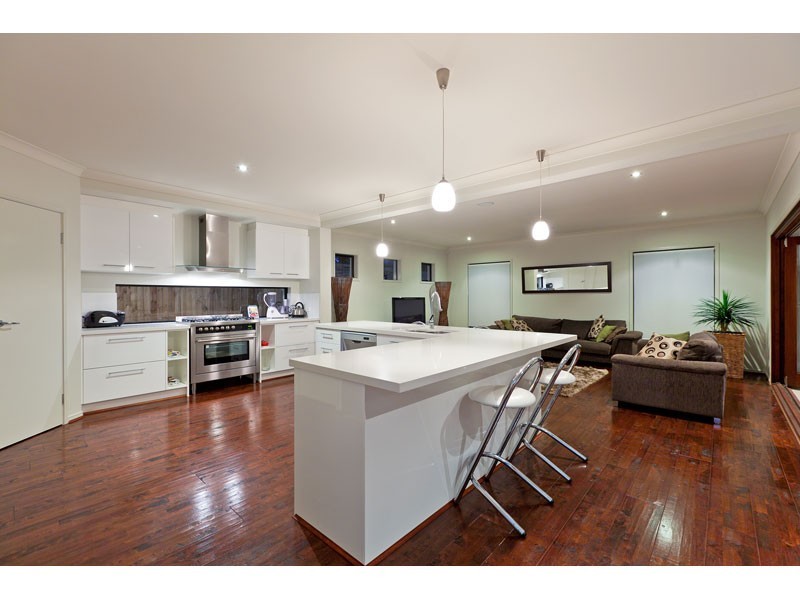 13 Highland Street, Redland Bay QLD 4165