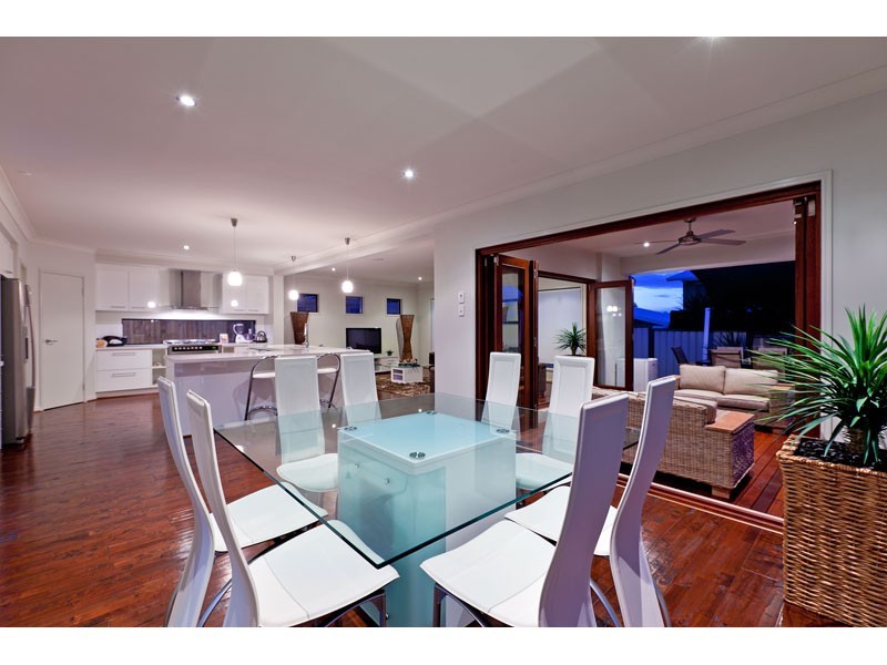 13 Highland Street, Redland Bay QLD 4165