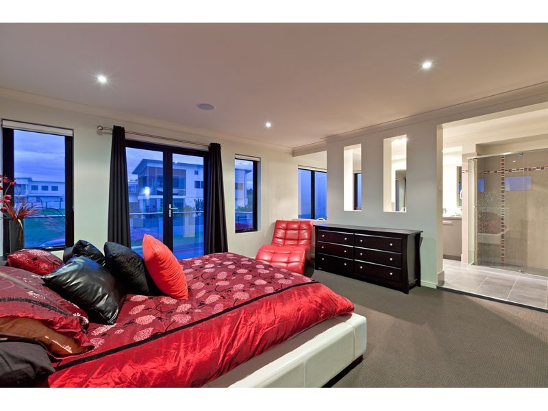 13 Highland Street, Redland Bay QLD 4165