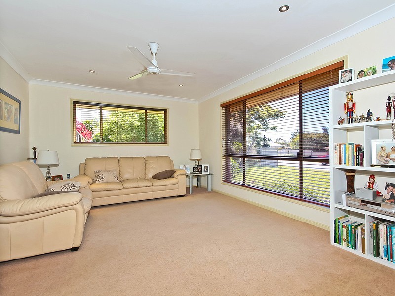 16 Swallow St, Thornlands QLD 4164