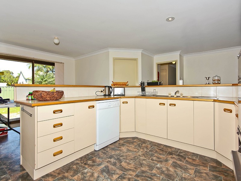 16 Swallow St, Thornlands QLD 4164