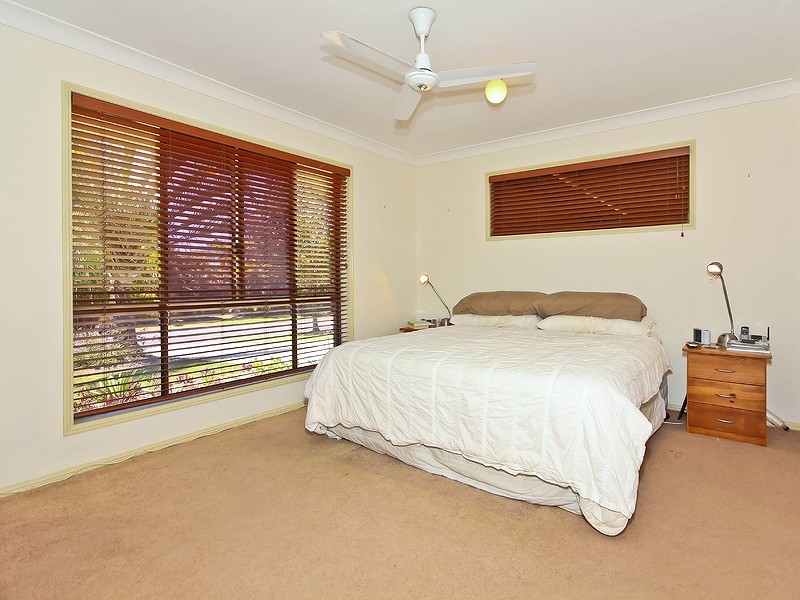 16 Swallow St, Thornlands QLD 4164