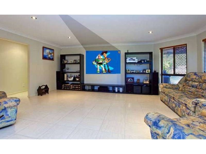 1 Syracuse St, Redland Bay QLD 4165