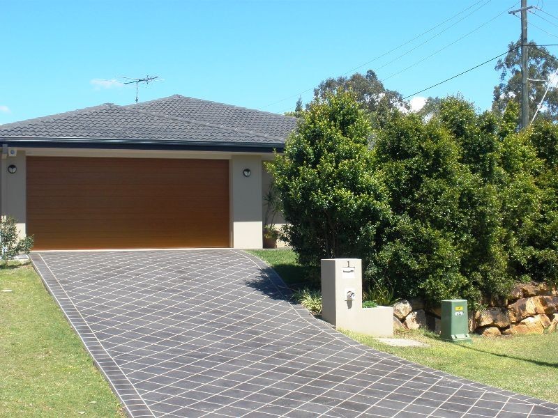 1 Syracuse St, Redland Bay QLD 4165