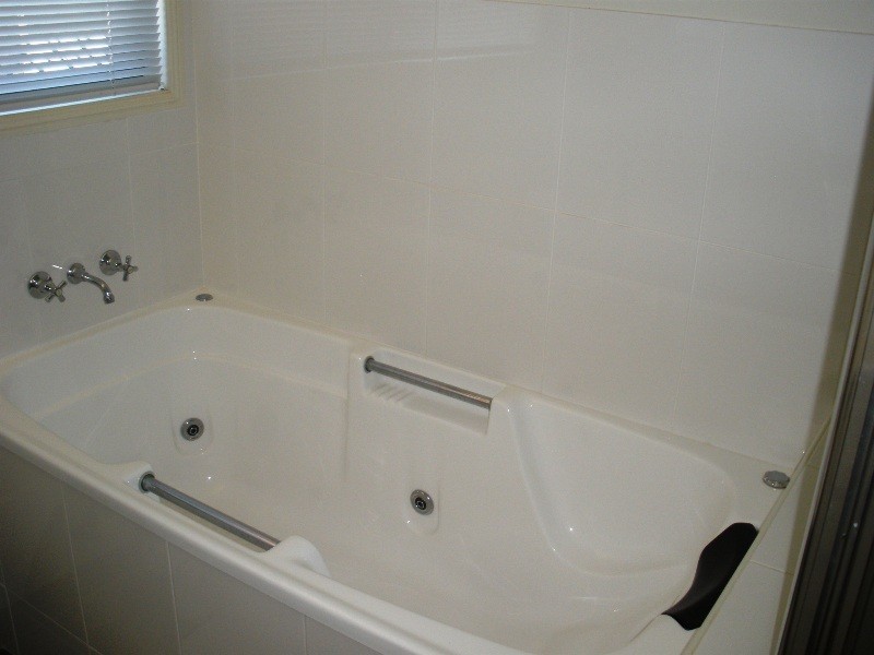 1 Syracuse St, Redland Bay QLD 4165