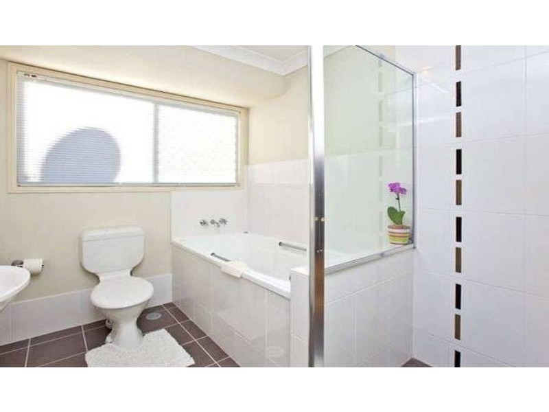 1 Syracuse St, Redland Bay QLD 4165