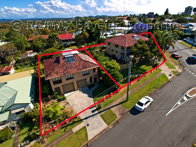 11 Gordon Parade, Manly QLD 4179