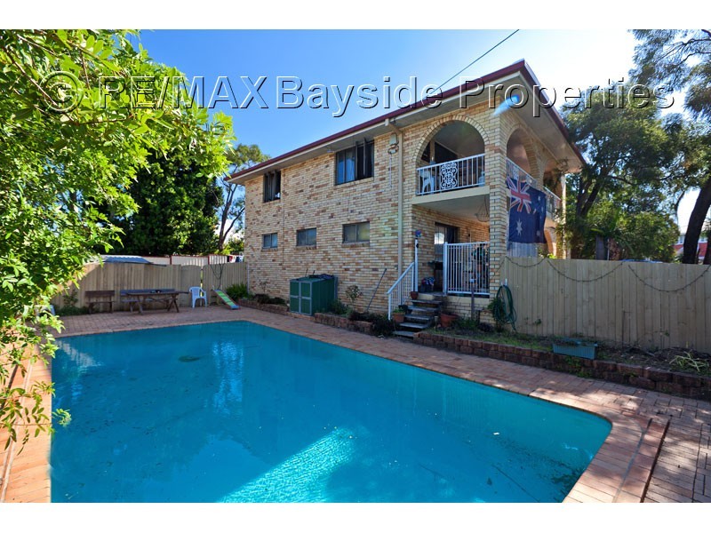 11 Gordon Parade, Manly QLD 4179