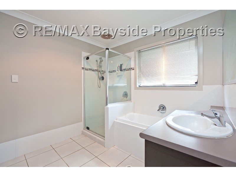 2/4 Calliandra Place, Thornlands QLD 4164