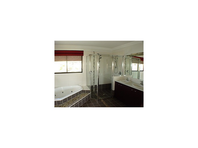 8 White Fig Place, Thornlands QLD 4164