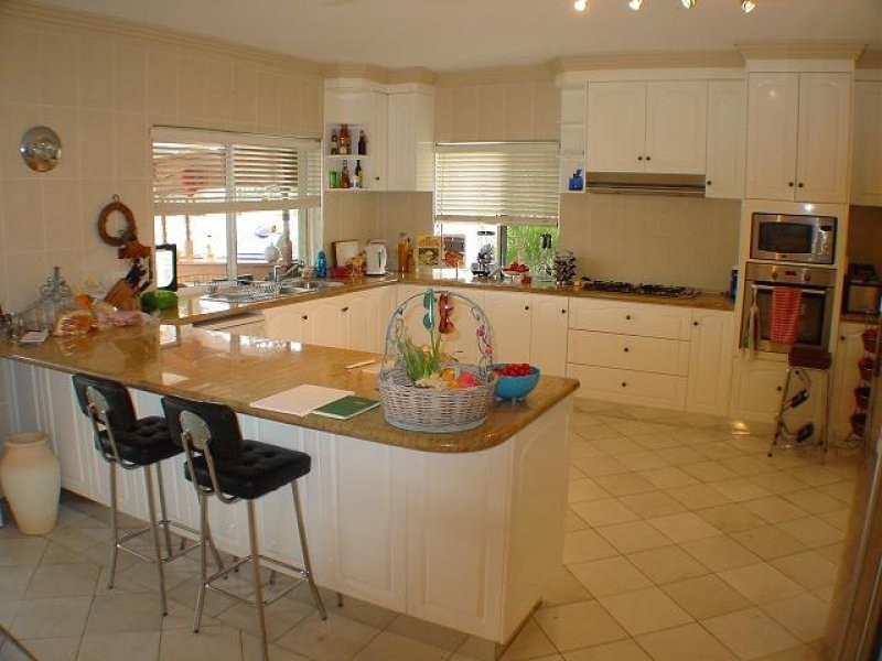 11 Bonaventure Court, Raby Bay QLD 4163