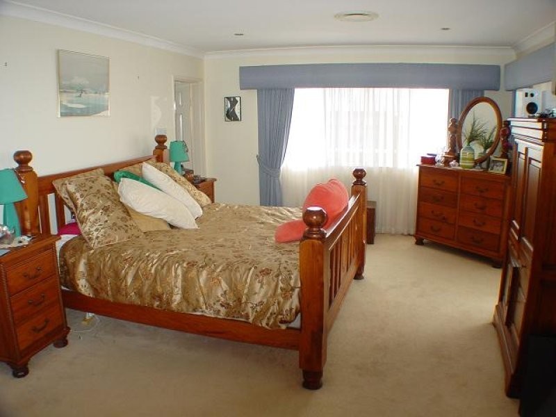 11 Bonaventure Court, Raby Bay QLD 4163