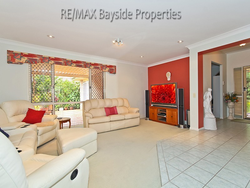 32 Marjorie Buckler Ave, Redland Bay QLD 4165