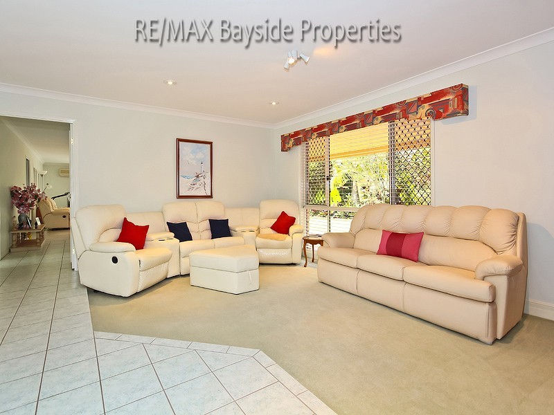 32 Marjorie Buckler Ave, Redland Bay QLD 4165