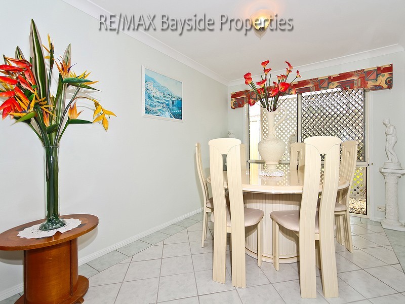 32 Marjorie Buckler Ave, Redland Bay QLD 4165