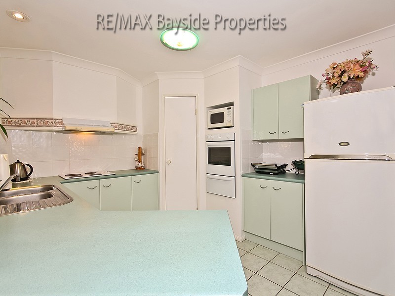 32 Marjorie Buckler Ave, Redland Bay QLD 4165