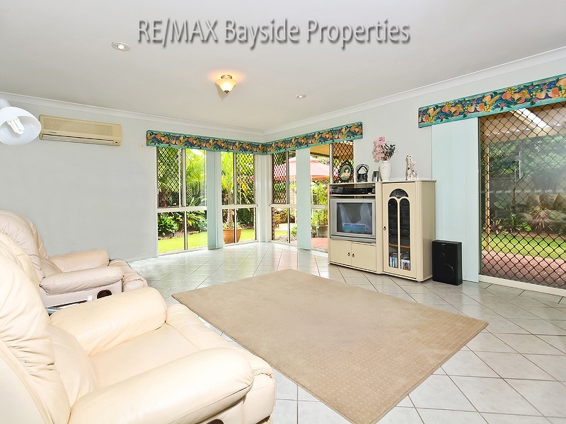 32 Marjorie Buckler Ave, Redland Bay QLD 4165