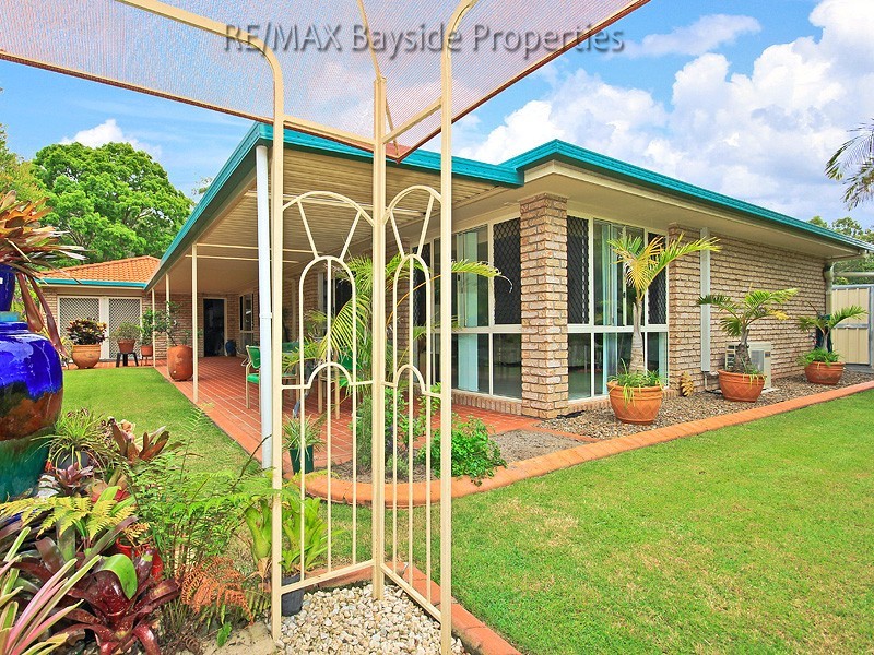 32 Marjorie Buckler Ave, Redland Bay QLD 4165