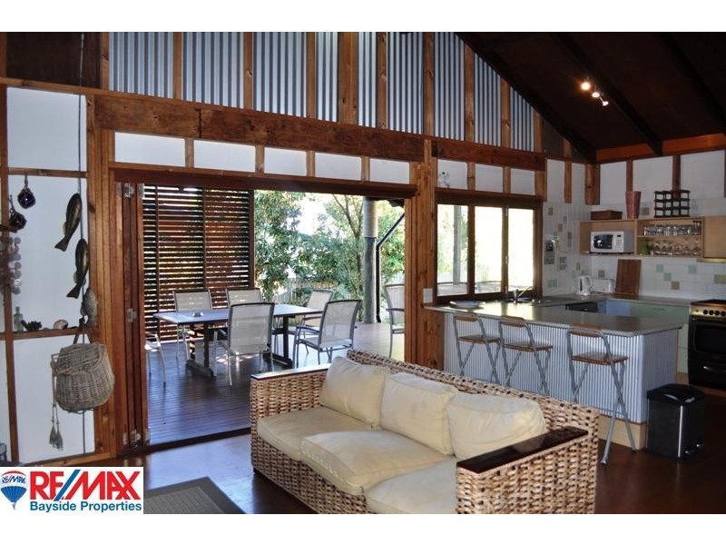 9 Cumberland Street, Amity Point QLD 4183