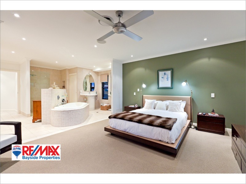 260 Main Road, Wellington Point QLD 4160