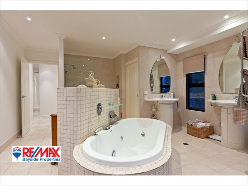 260 Main Road, Wellington Point QLD 4160