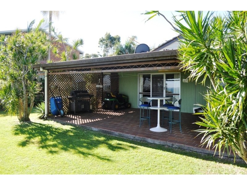 15 Rainbow Crescent, Dunwich QLD 4183