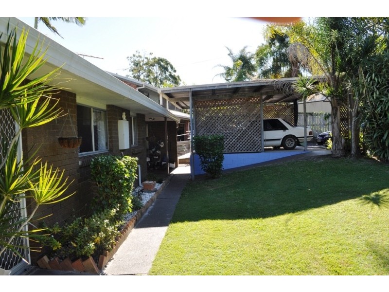 15 Rainbow Crescent, Dunwich QLD 4183