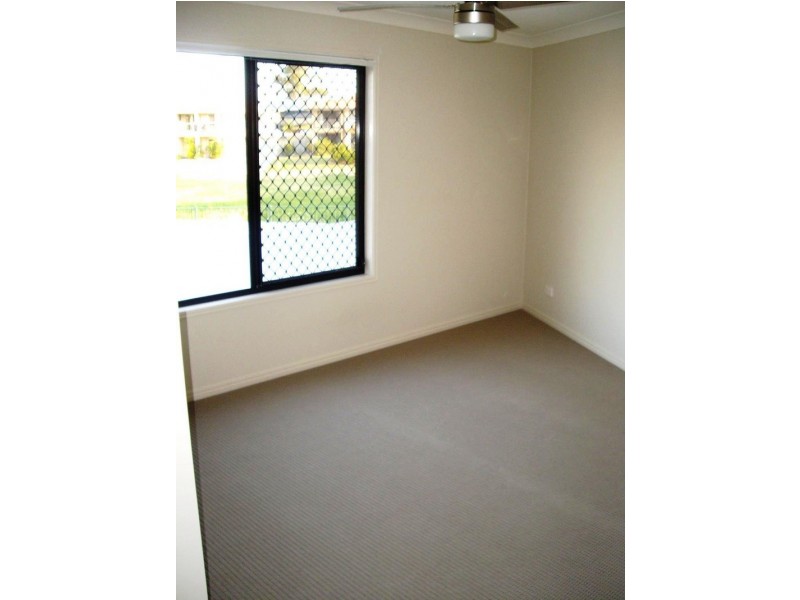 10 Newcomb Court, Redland Bay QLD 4165