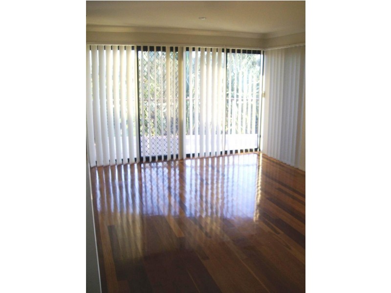 10 Newcomb Court, Redland Bay QLD 4165