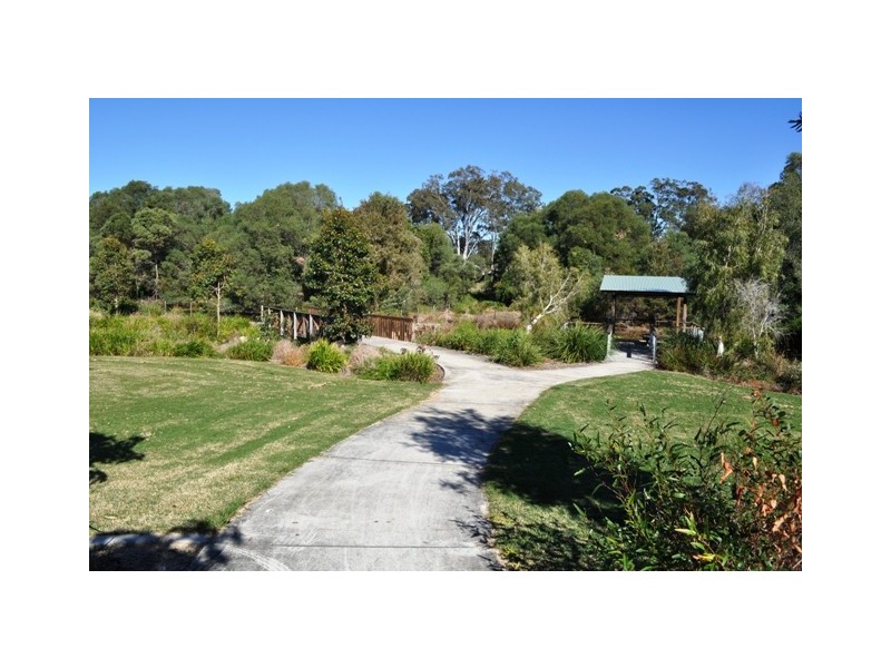19 Lois Place, Redland Bay QLD 4165