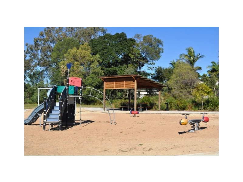19 Lois Place, Redland Bay QLD 4165