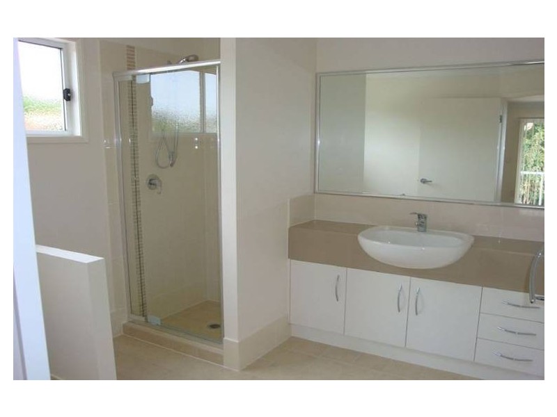 12 Valley Road, Wellington Point QLD 4160