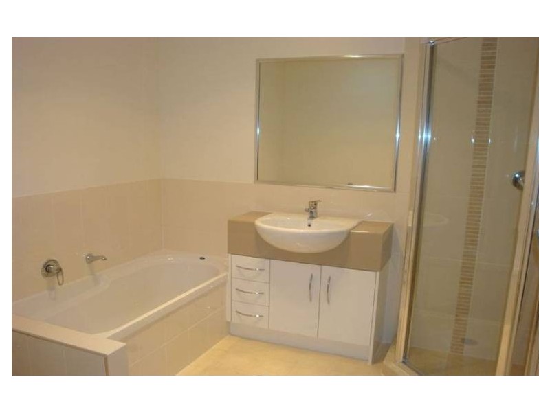 12 Valley Road, Wellington Point QLD 4160
