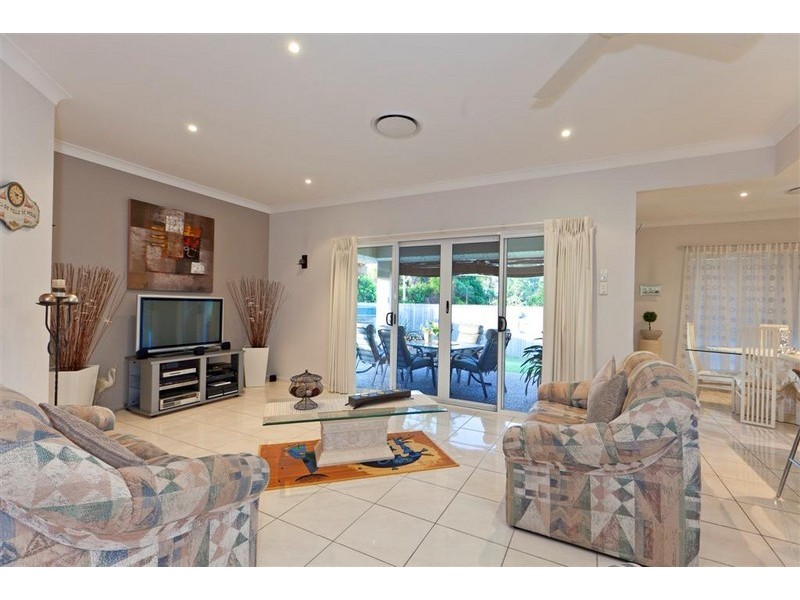 24  Haig Road, Birkdale QLD 4159