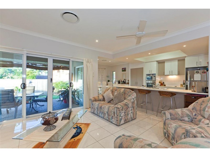 24  Haig Road, Birkdale QLD 4159