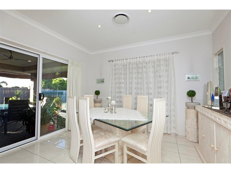 24  Haig Road, Birkdale QLD 4159