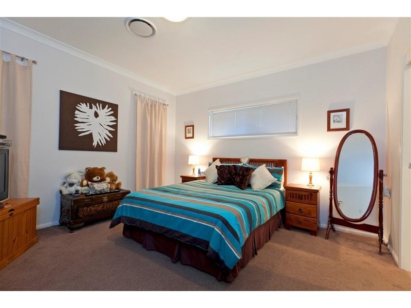 24  Haig Road, Birkdale QLD 4159