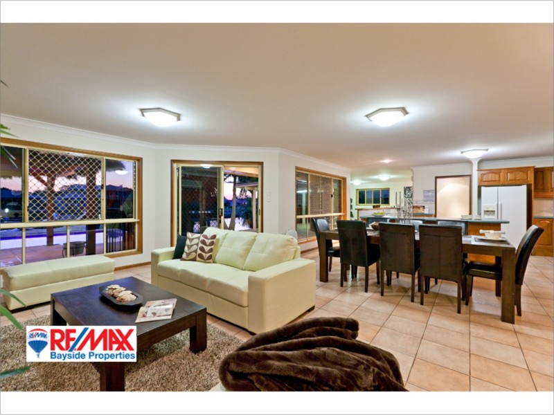 27 Downwind Court, Birkdale QLD 4159