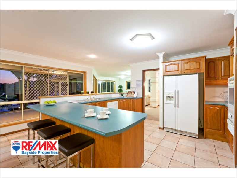 27 Downwind Court, Birkdale QLD 4159