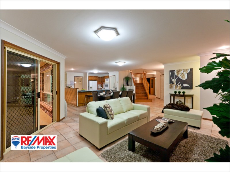 27 Downwind Court, Birkdale QLD 4159