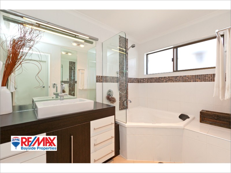 22 Lisa Street, Redland Bay QLD 4165