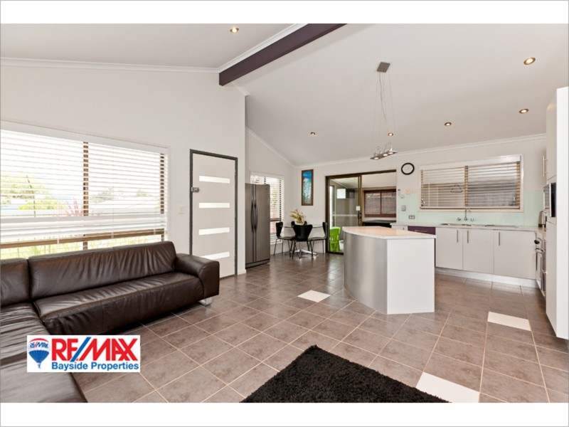 22 Lisa Street, Redland Bay QLD 4165